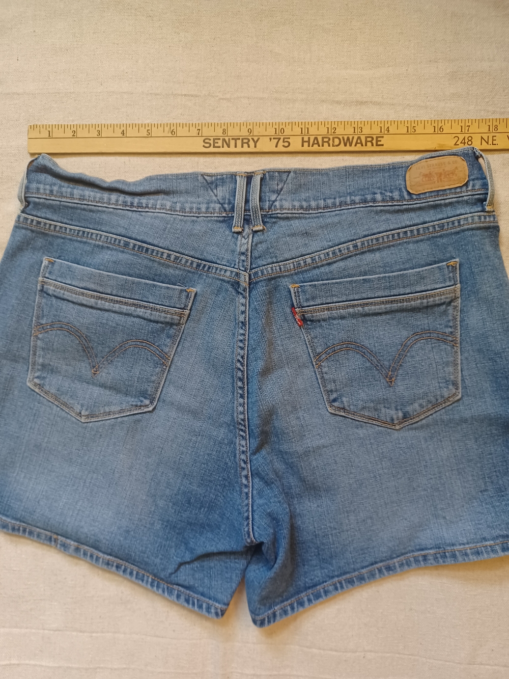 Levi's Denim Jean Shorts Women's Size 14 - Picture 7 of 10